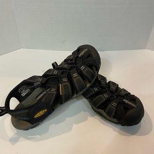 Keen Woman’s Black Waterproof Sandals Hiking Walking #1008660
